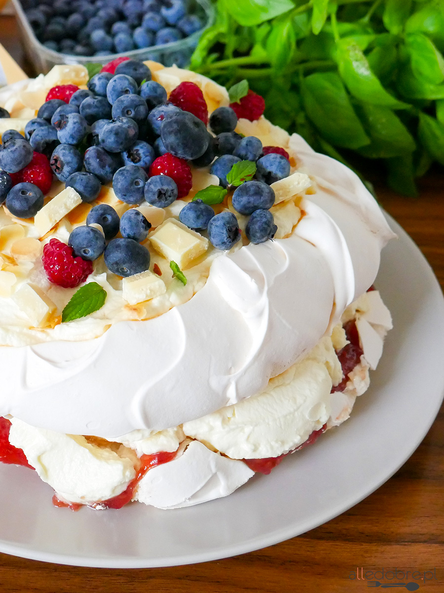 tort bezowy
