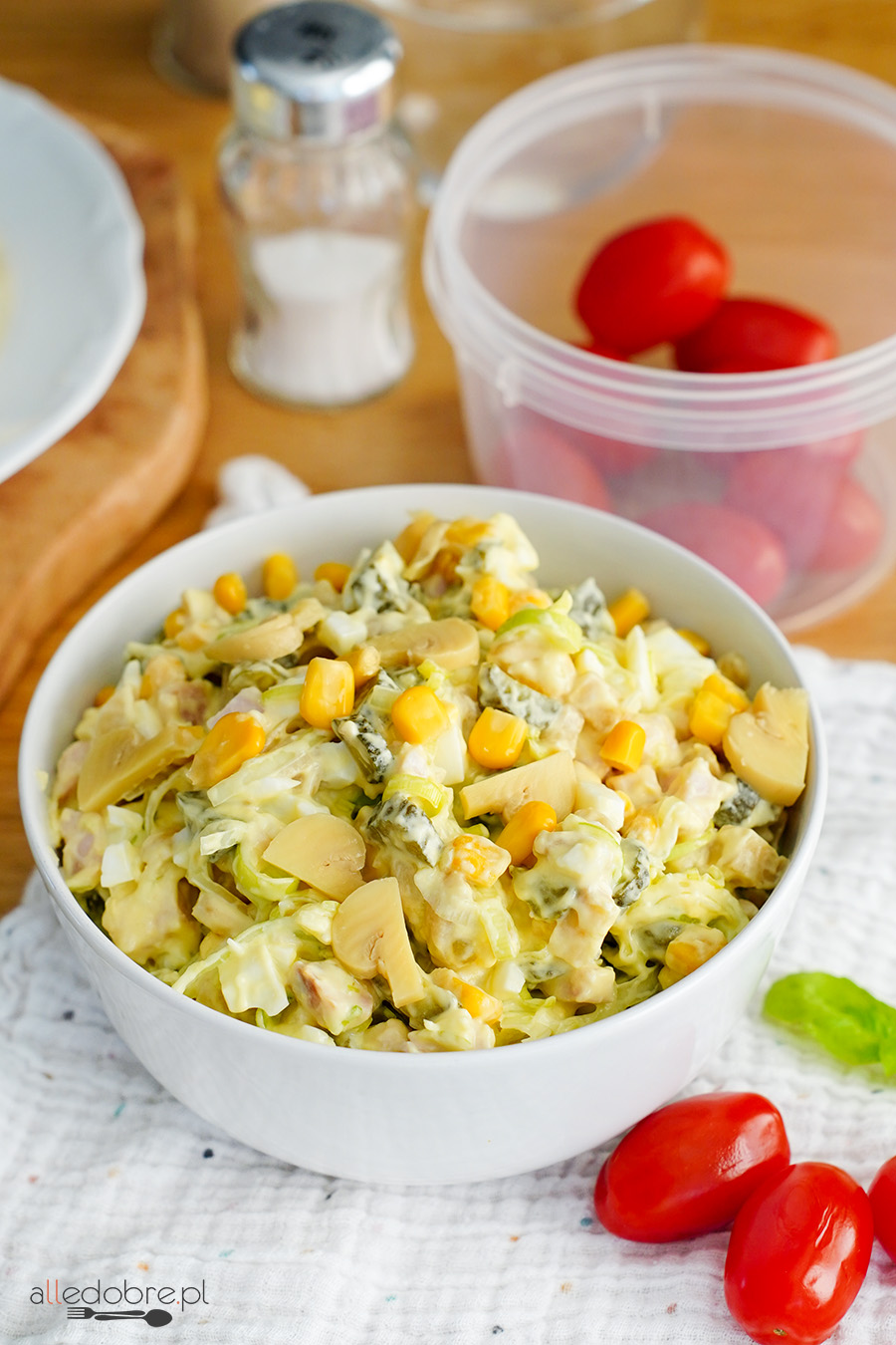 Sałatka z jajkiem i pieczarkami marynowanymi