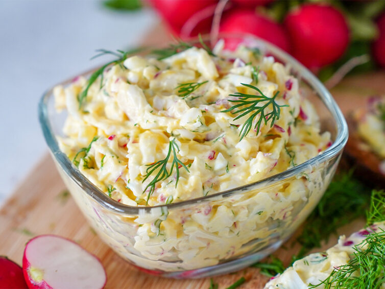 Pasta jajeczna z rzodkiewką