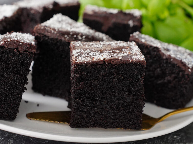 Ciasto z czarnym kakao