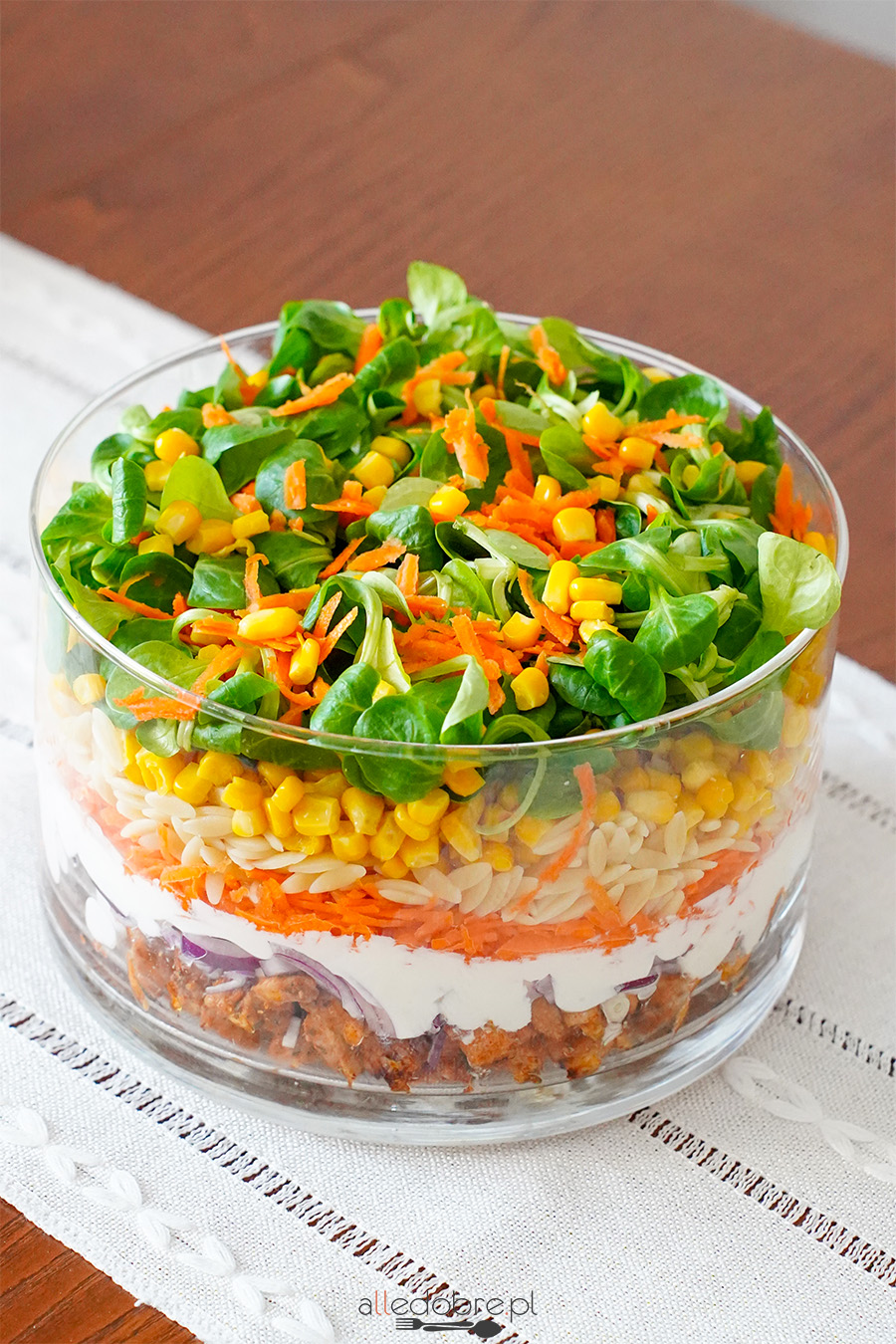 Sałatka warstwowa z kurczakiem przepis