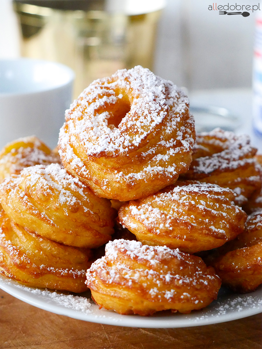 Gniazdka (pączki hiszpańskie)